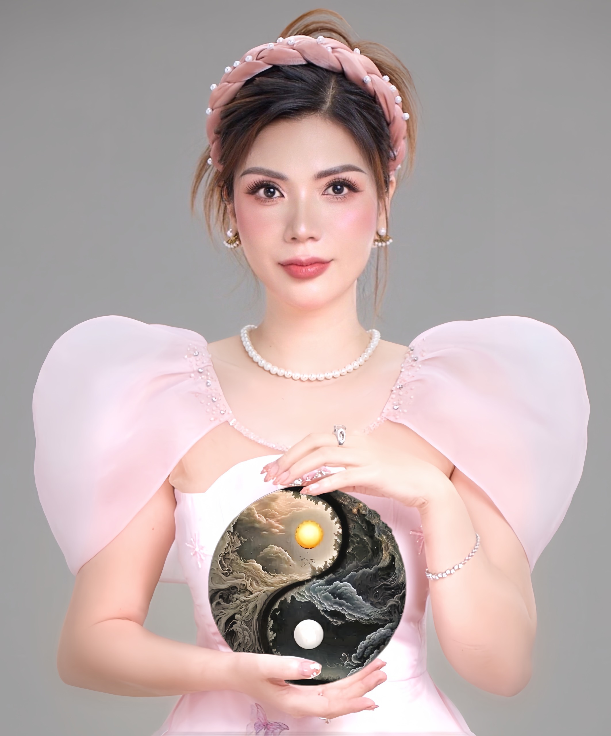 Chân Dung - Chân Mày Phong Thủy Nguyễn Nhung